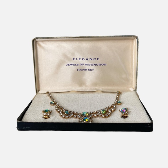 VINTAGE ELEGANCE jewels of distinction hand set necklace and clip on earrings - Picture 3 of 5